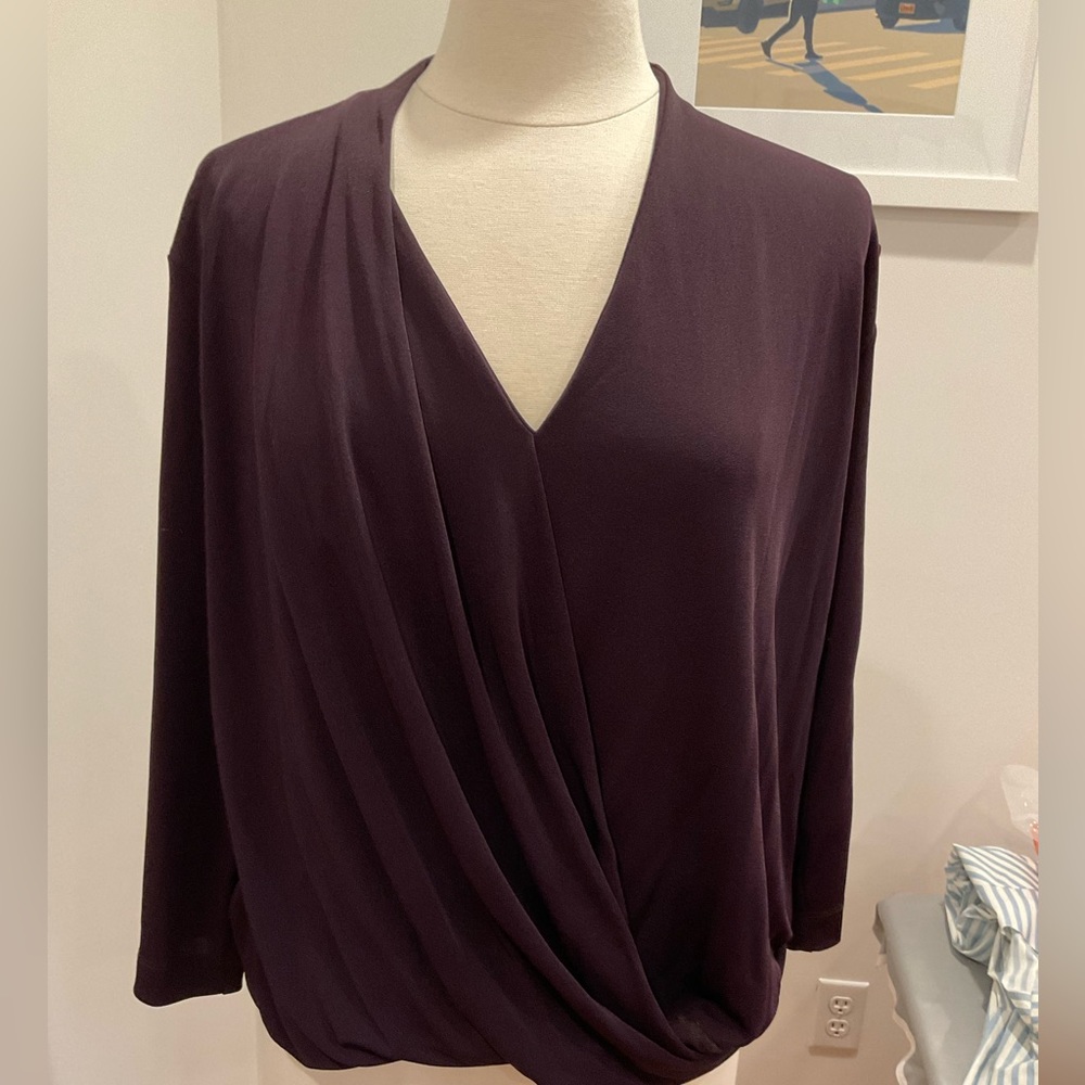 Like New MM Lafleur Deneuve top in Blackberry